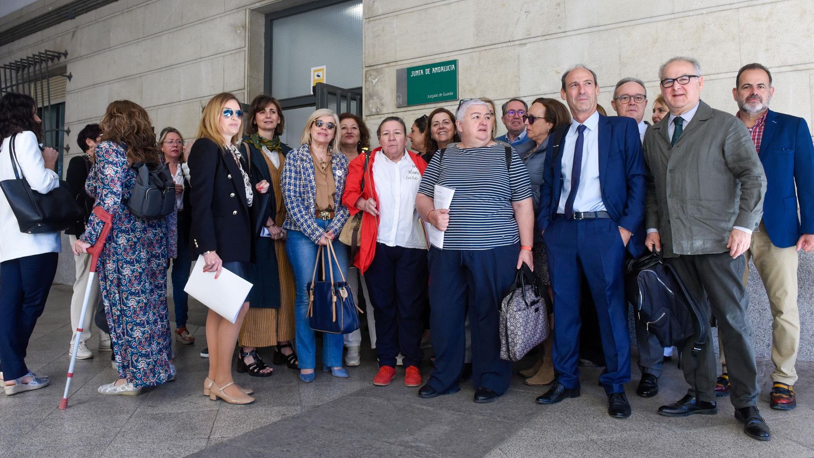 Abogados sevillanos ya presentaron en el juzgado de guardia varias denuncias contra los responsables de la Mutualidad.