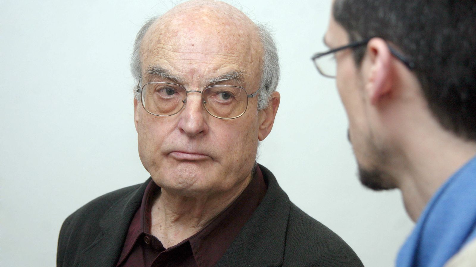 El Premio Velázquez Luis Gordillo conversa con el también artista José Miguel Pereñíguez en la galería Rafael Ortiz.