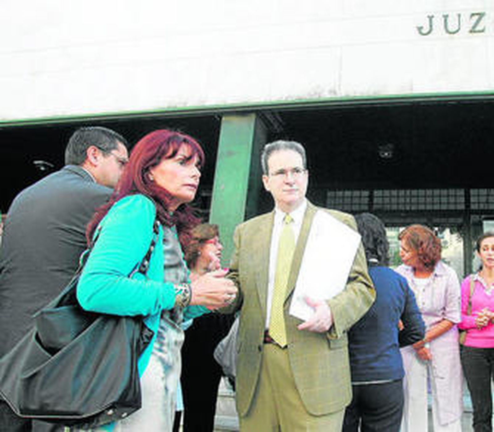 Un secretario con otro perfil