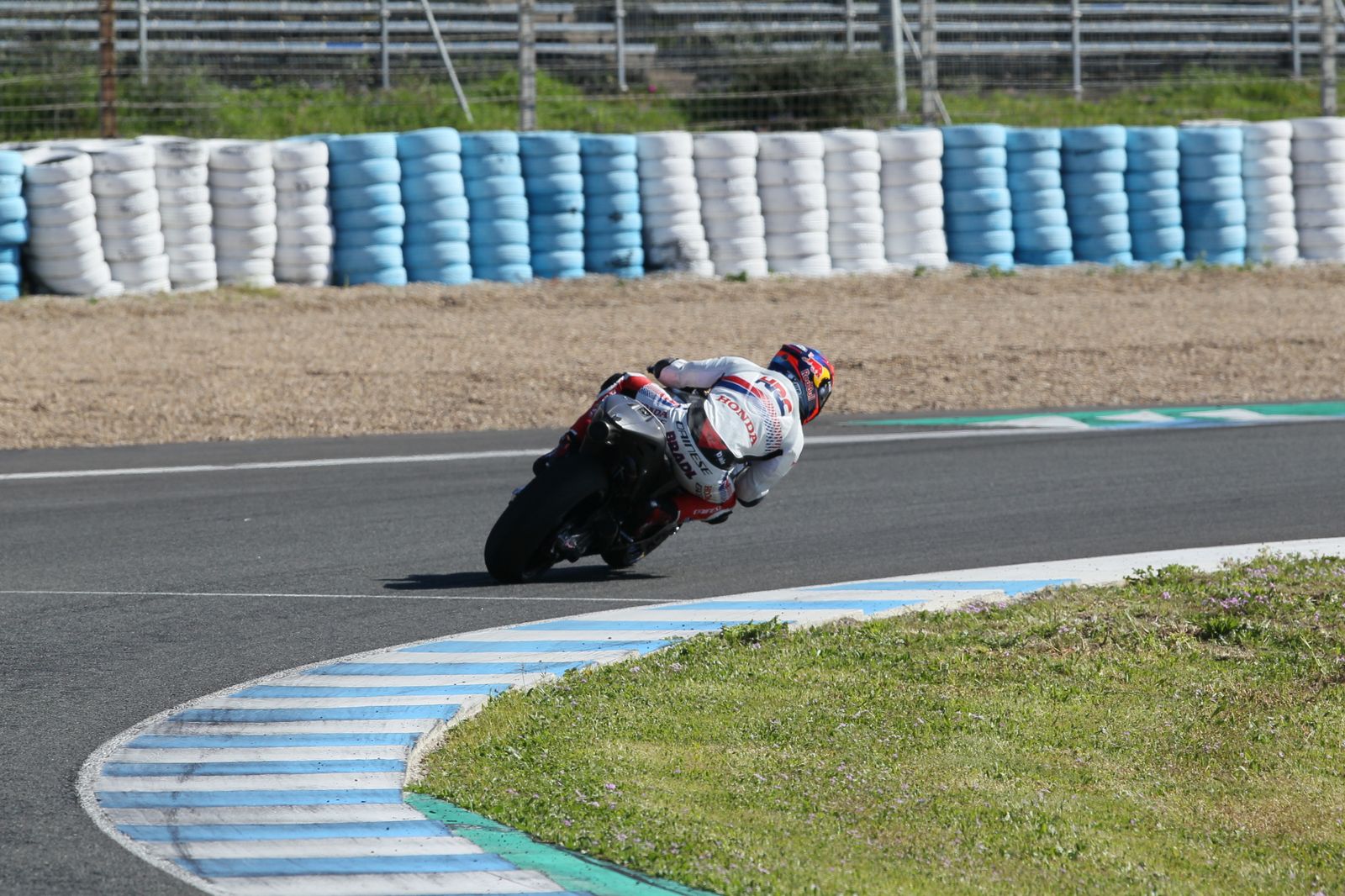 Stefan Bradl, probador de Honda, rodando en el Circuito de Jerez en unos entrenamientos anteriores.