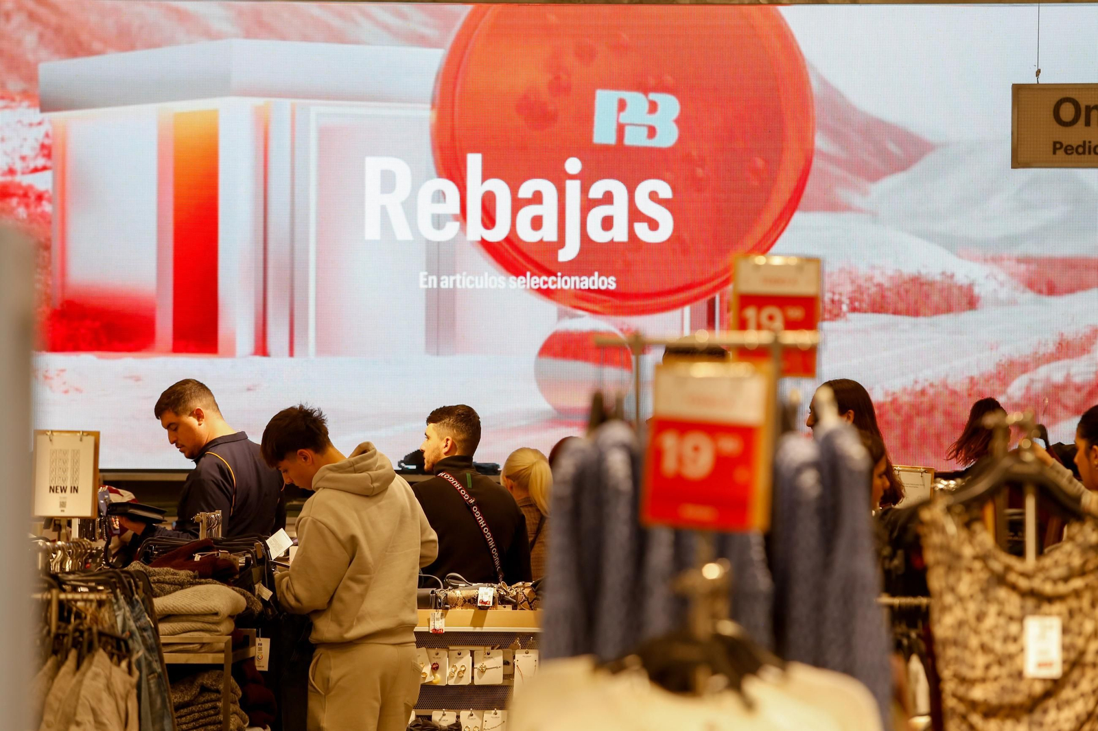En imágenes, el inicio de las rebajas de enero en el Campo de Gibraltar