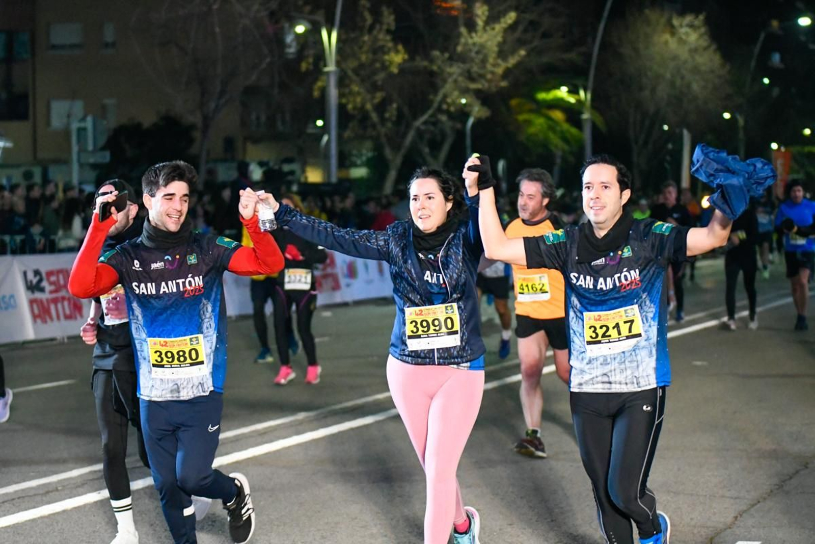 En imágenes: búscate en tu llegada a meta de la Carrera de San Antón 2025 (9)