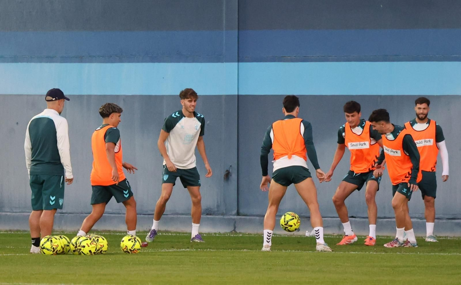 Sergio Pellicer sigue con fuerza al frente del Málaga CF