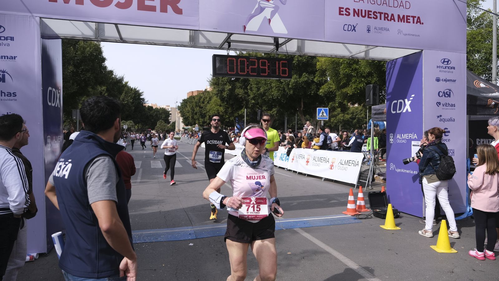 Imágenes de la Carrera de la Mujer 2023 en Almería
