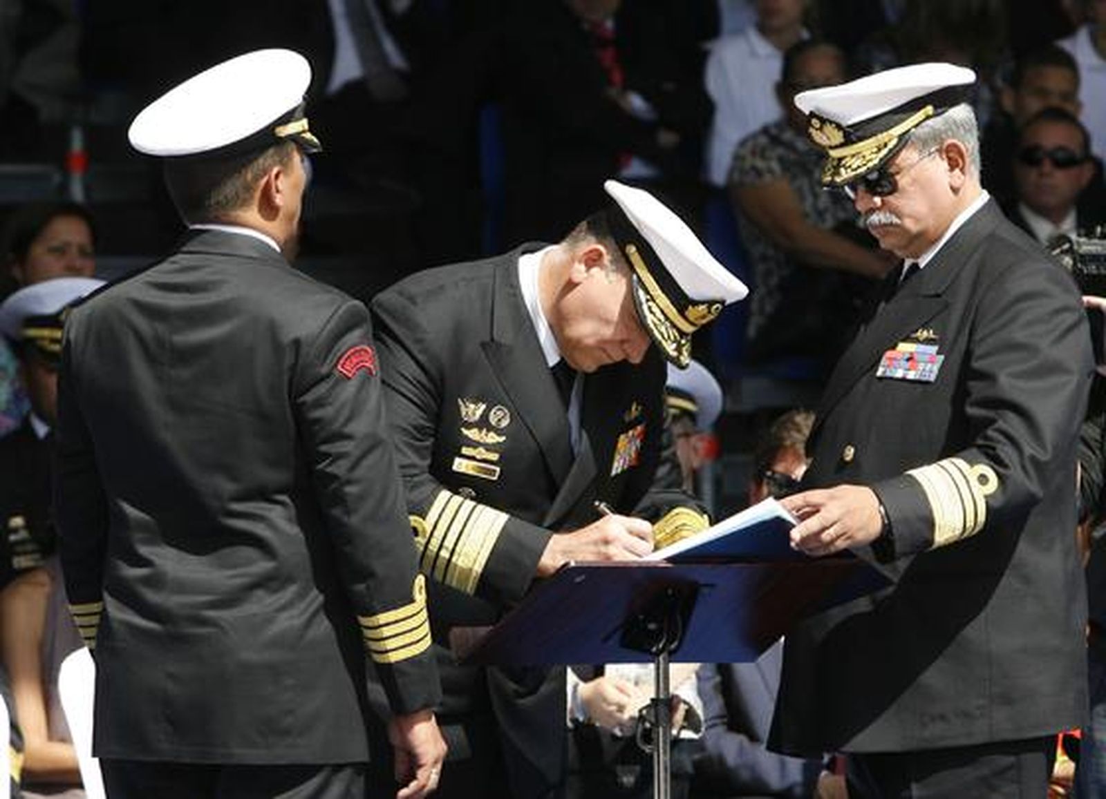 Navantia entrega el primero de los cuatro Patrulleros Oceánicos de Vigilancia que fabrica para la Armada Venezolana. 

Foto: Borja Benjumeda