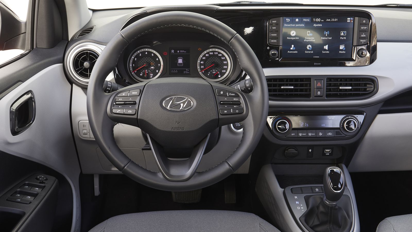 Interior del Hyundai i10.