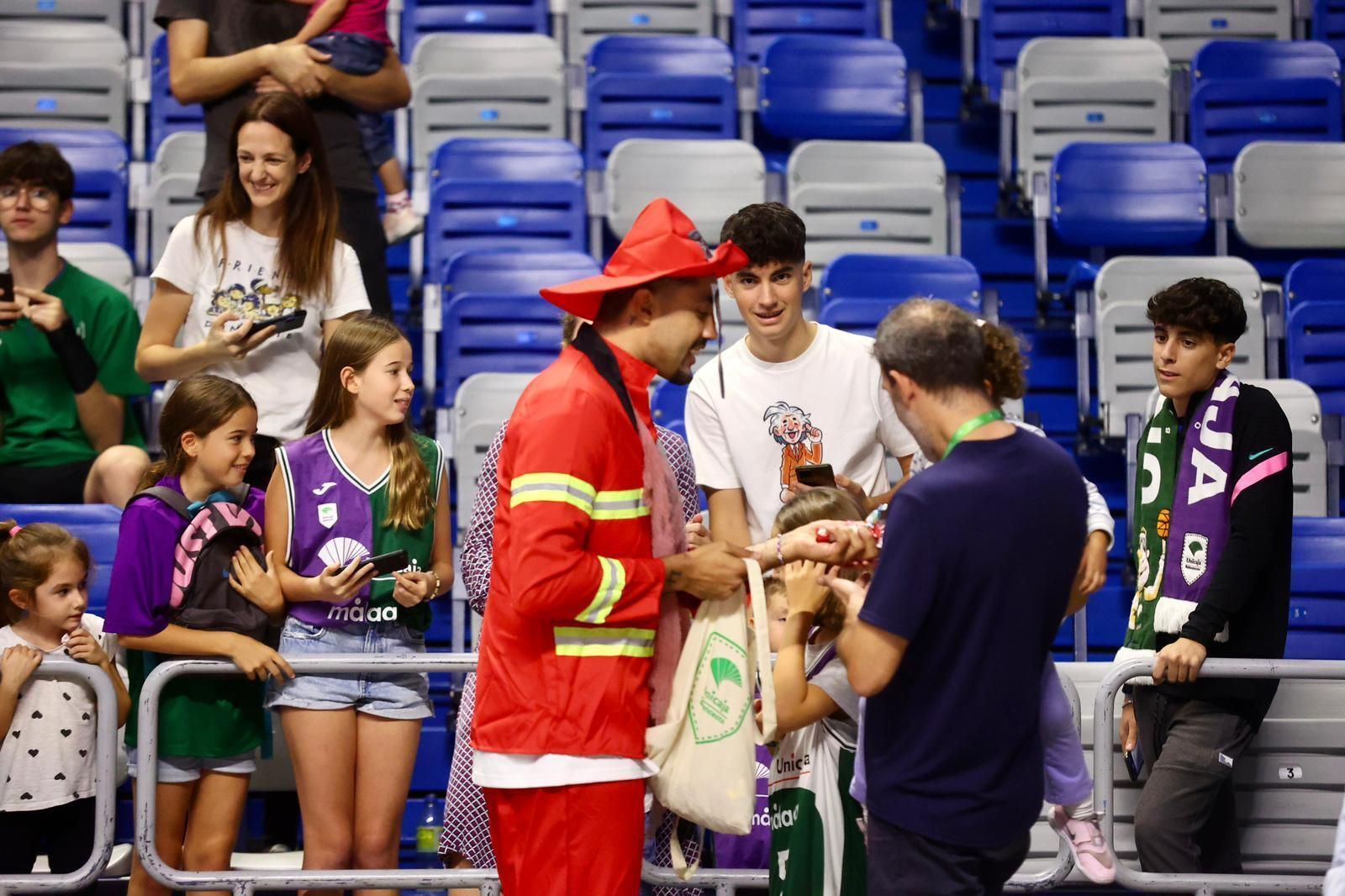 El Halloween del Unicaja, en fotos