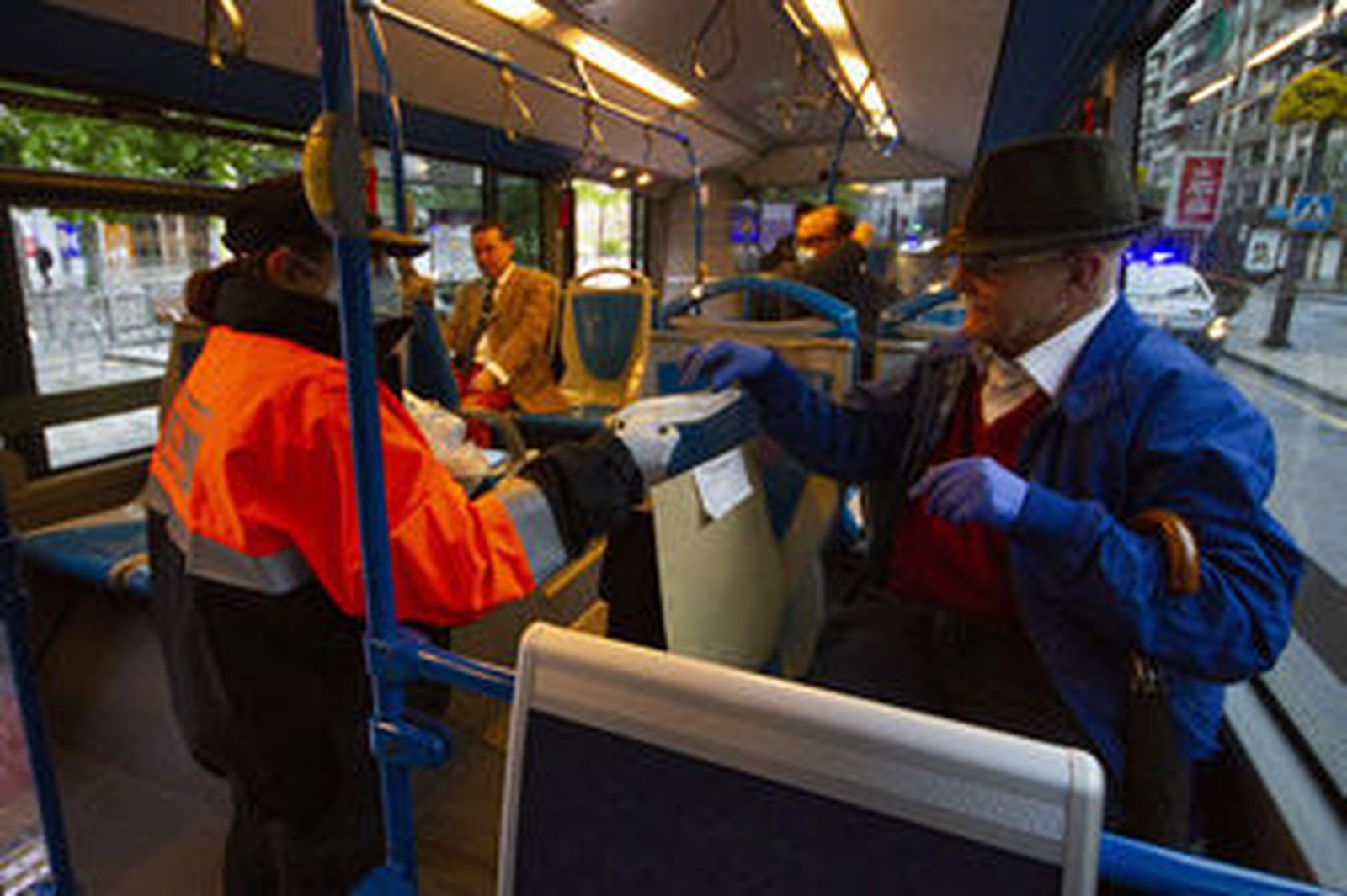 Fotos: así ha sido la vuelta al trabajo en una Granada en estado de alarma
