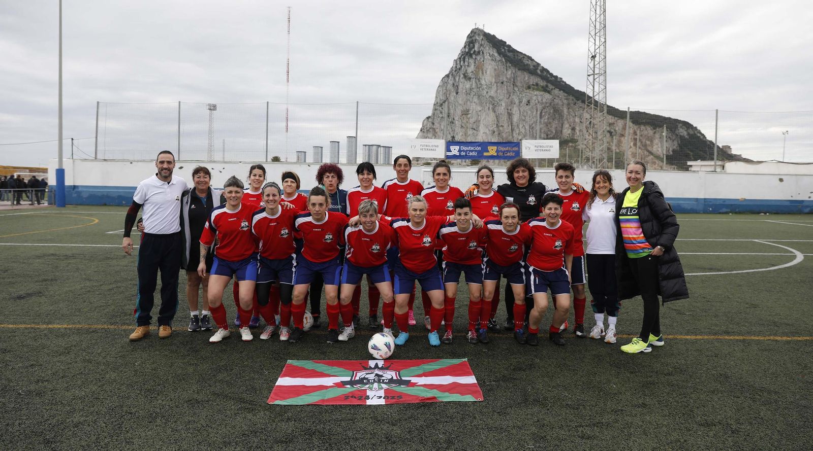 Las fotos de la primera jornada de la Liga Nacional de fútbol para veteranas, en La Línea