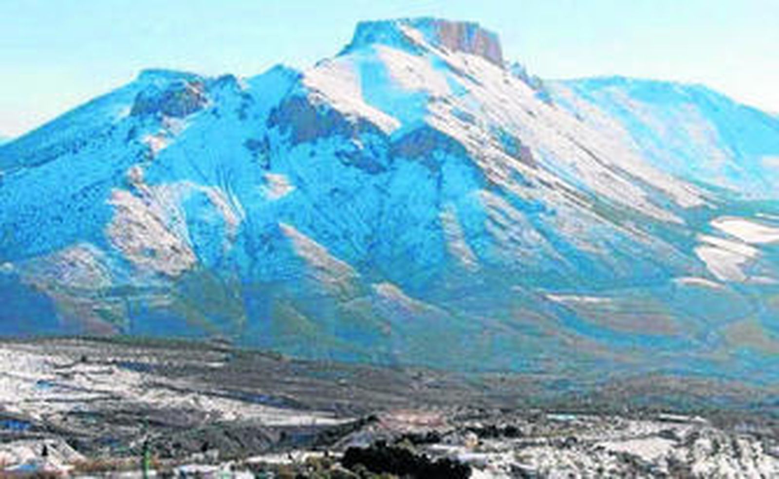 La sierra de la Muela presentaba ayer esta estampa tras retirarse la nieve de las calles de los 4 pueblos.