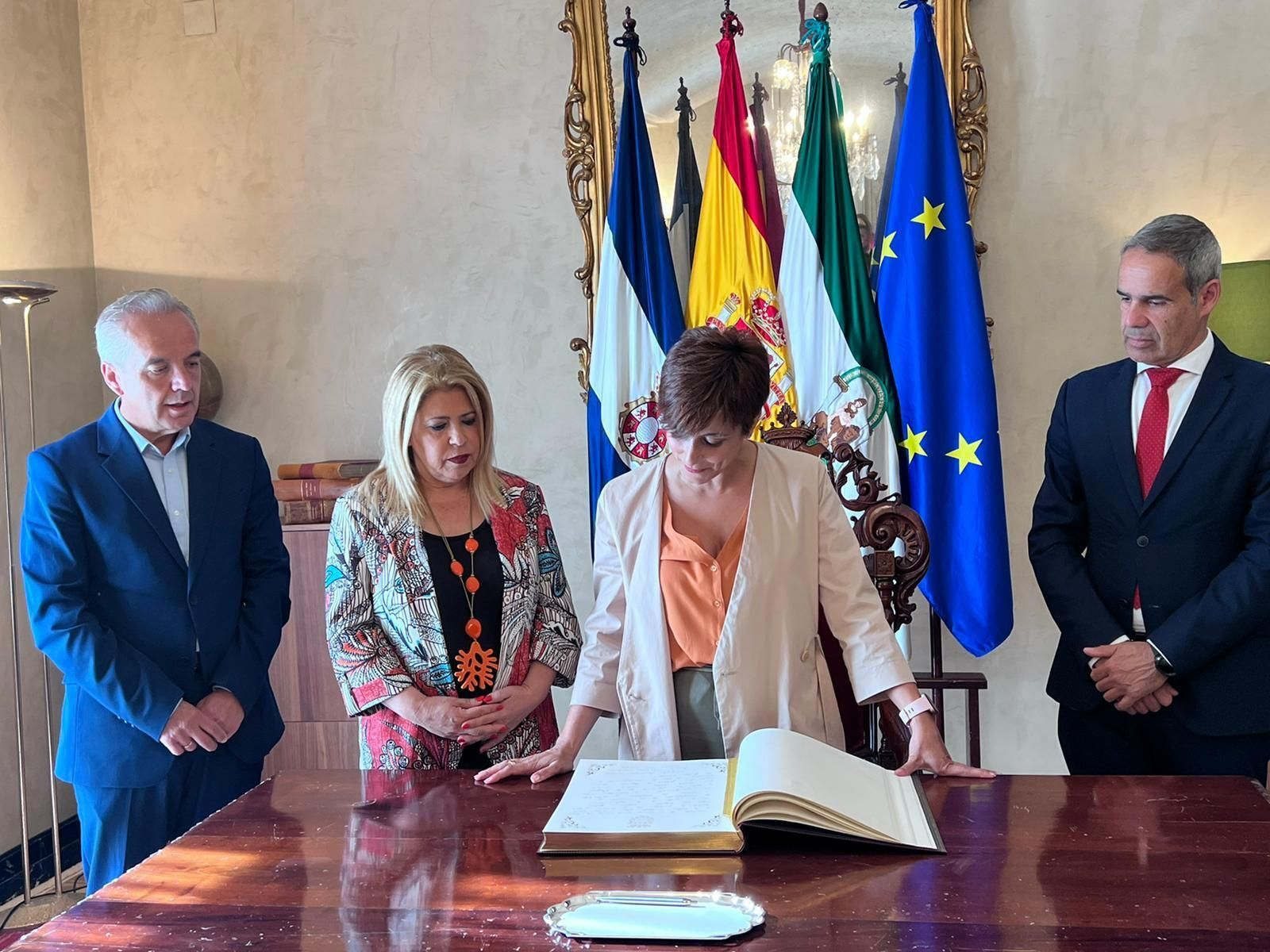 Visita a Jerez de Isabel Rodríguez, ministra de Política Territorial y portavoz del Gobierno
