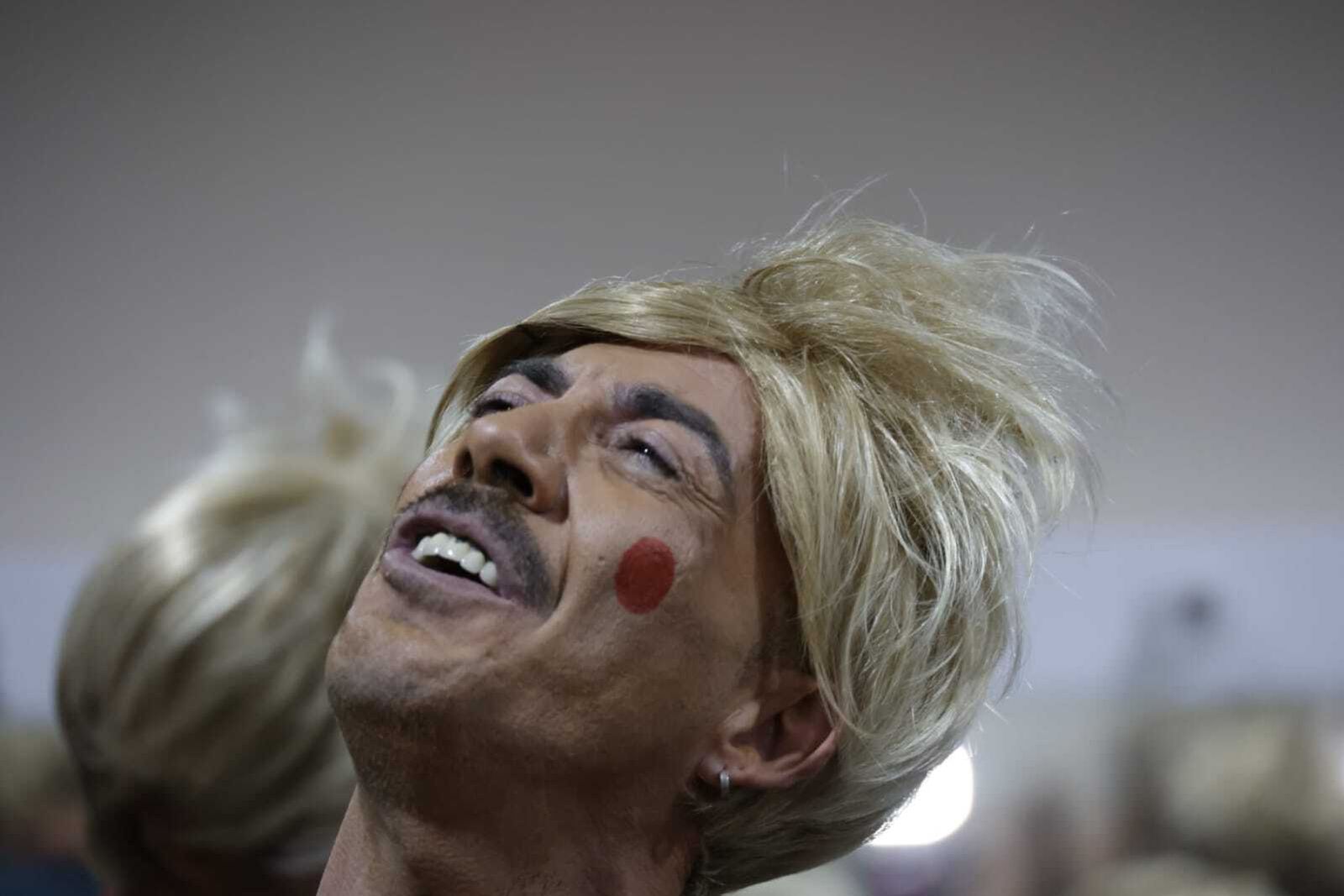 Chirigota Cádiz qué bonita eres con tu puta madre (los bipolares) en camerinos