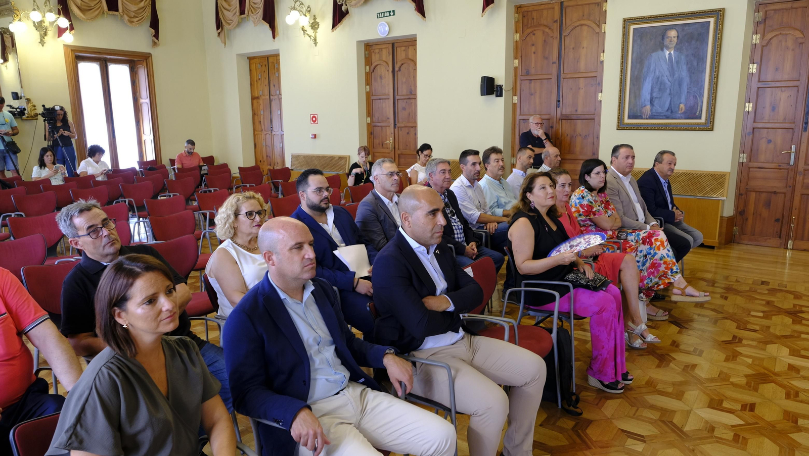 Imágenes de la entrega de ayudas de la Junta de Andalucía a diversos pueblos de Almería