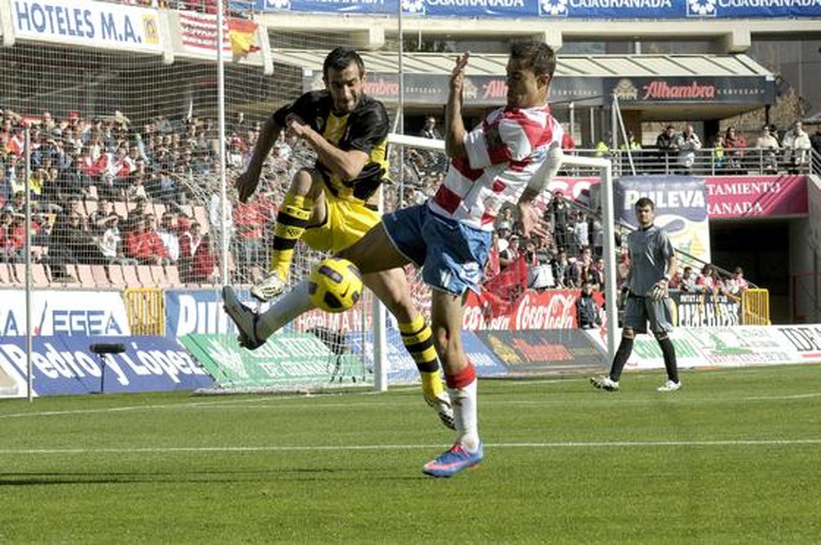 El Granada saca un punto ante el Córdoba

Foto: J.Ochando