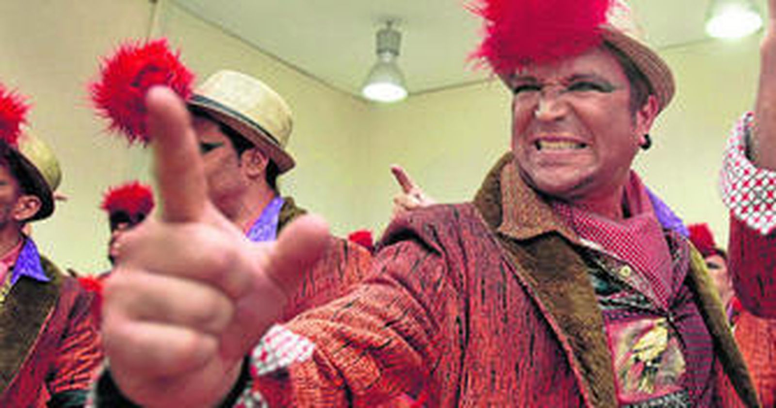 Horacio Calvillo, ayer calentando voces antes de salir a escena con 'Los gallitos'.