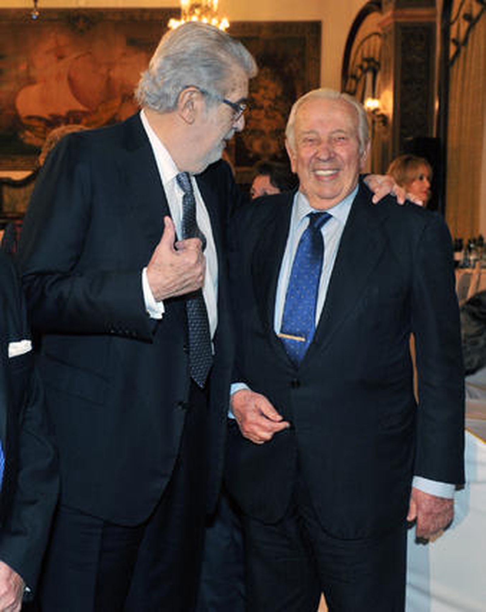 José Manuel Lara, con Manuel Olivencia. / Reportaje gráfico: Antonio Pizarro / Juan Carlos Muñoz / Juan Carlos Vázquez