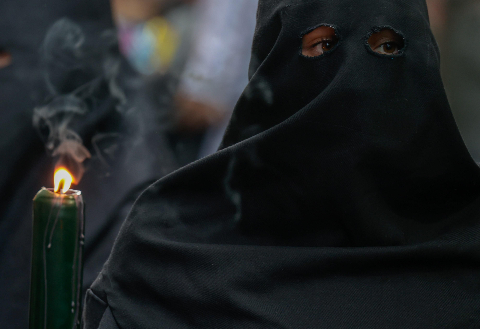 Las imágenes de la salida de Vera-Cruz en Cádiz en la Semana Santa 2023