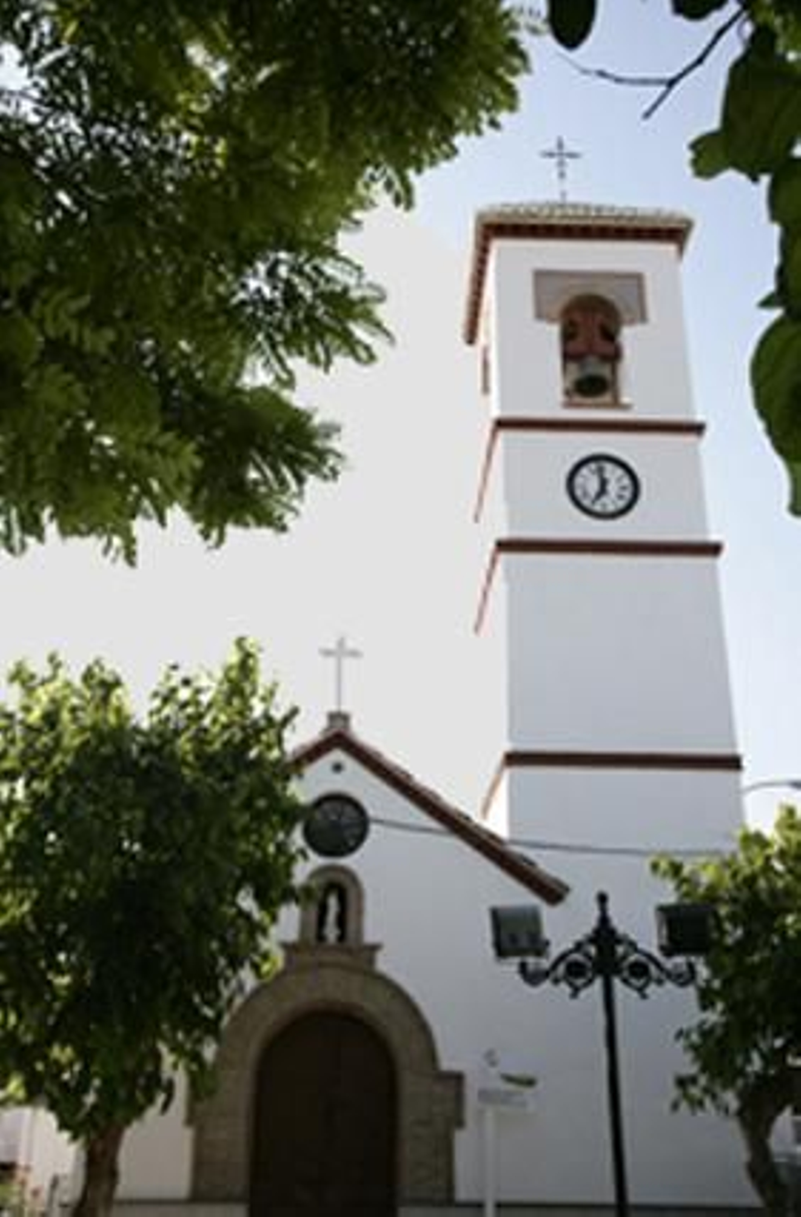 Ayuntamiento de Moraleda de Zafayona. Iglesia Nuestra Señora de las Angustias.
