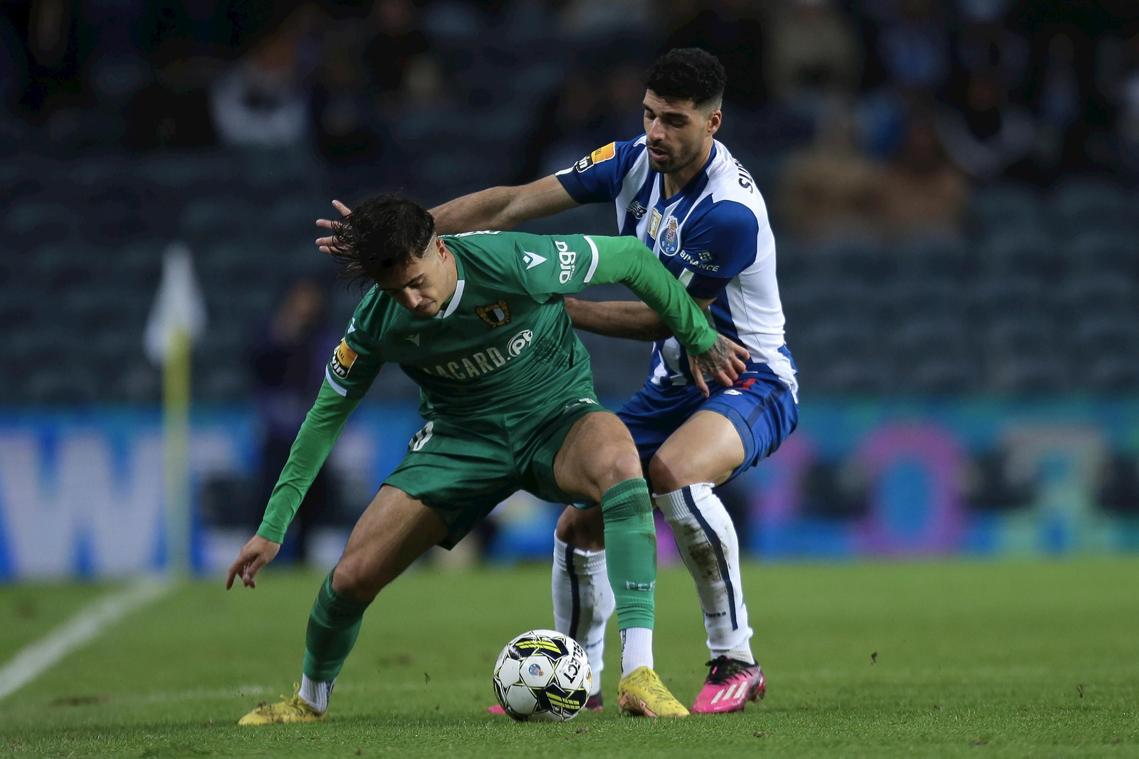 Iván Jaime, ante el Oporto