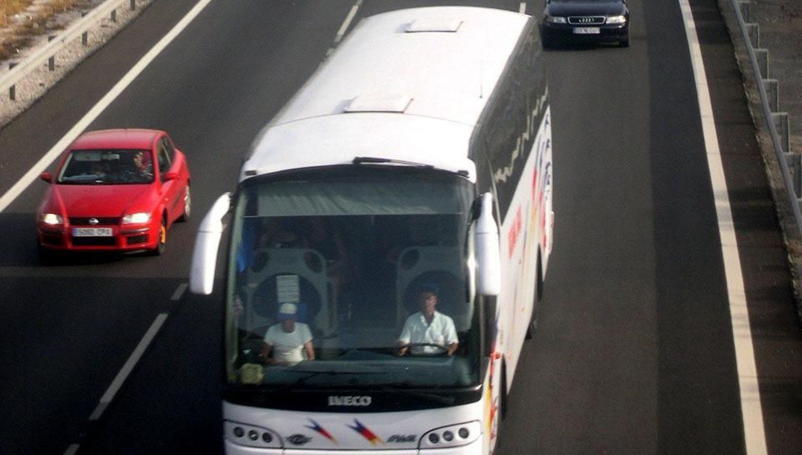 Un autobús en la carretera