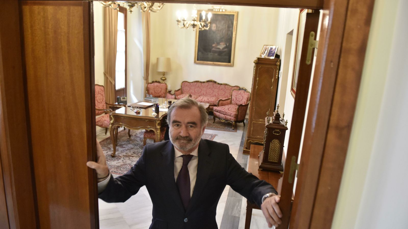 Óscar Cisneros, antes de la entrevista.