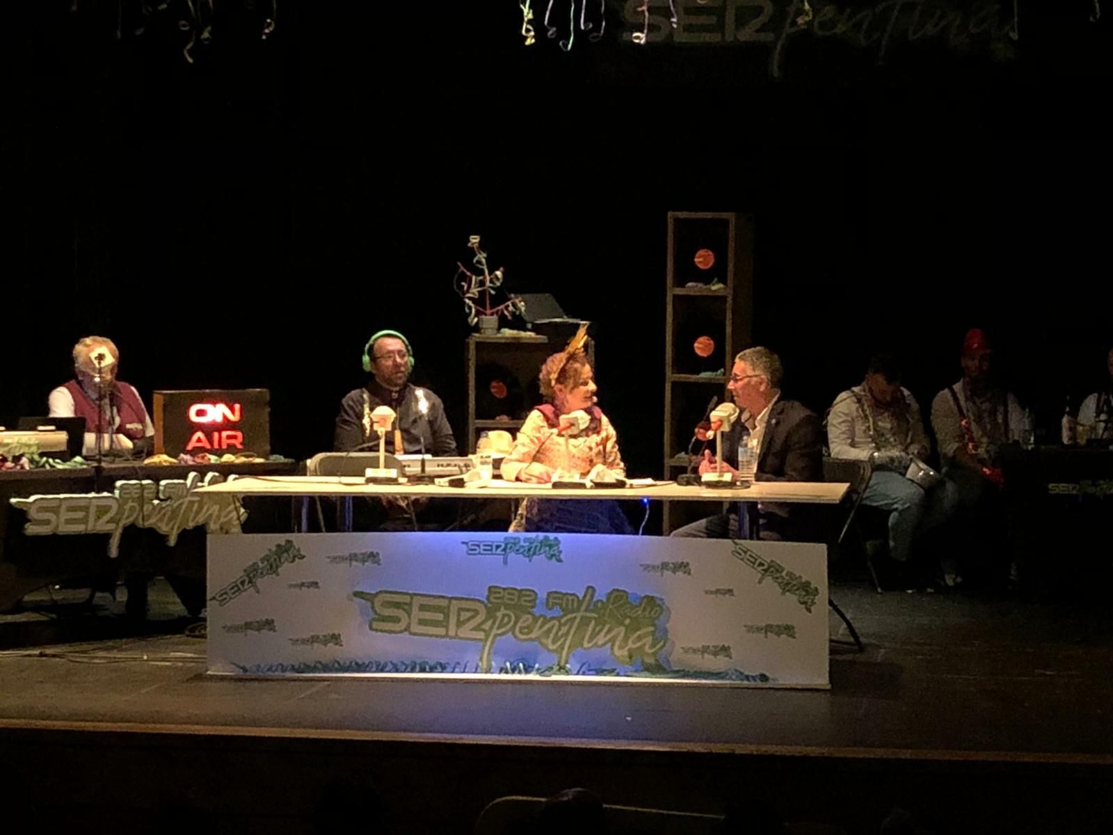 Pepi Muñoz durante una de las entrevistas que realizó durante su pregón.