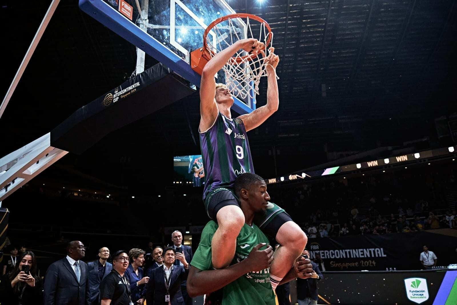 Las fotos de la celebración del Unicaja tras ganar la Copa Intercontinental