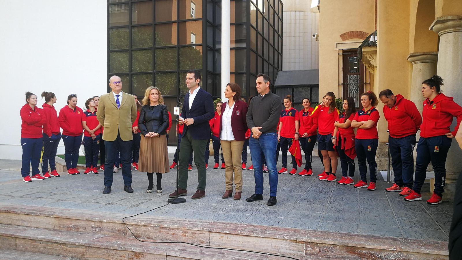 Durante la presentación del partido en Alcaldía.