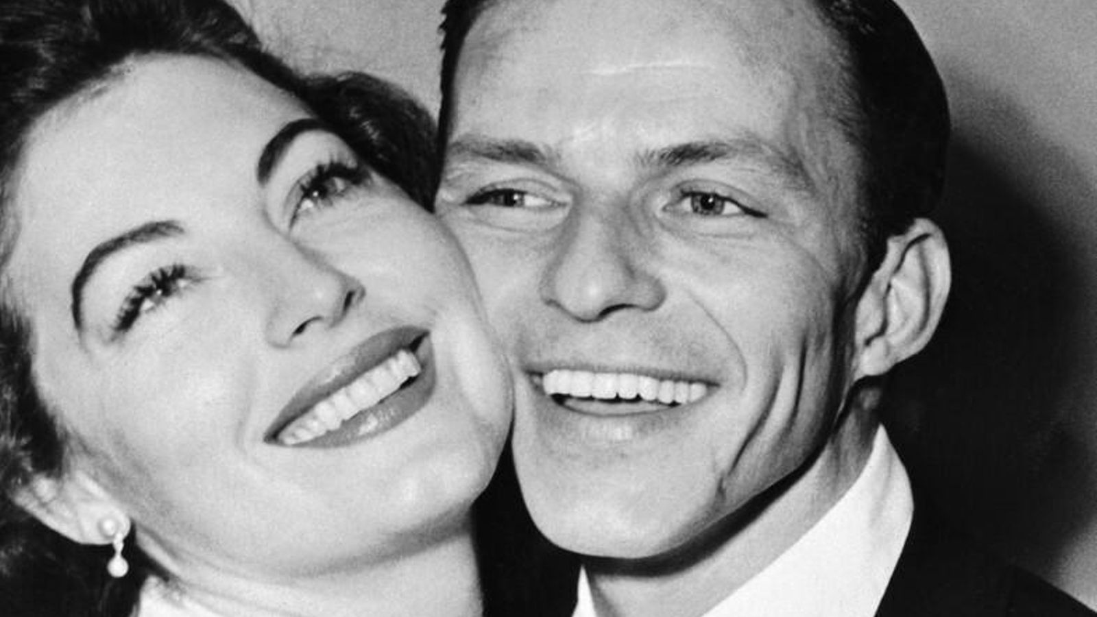 Ava gadner junto a Frank Sinatra.