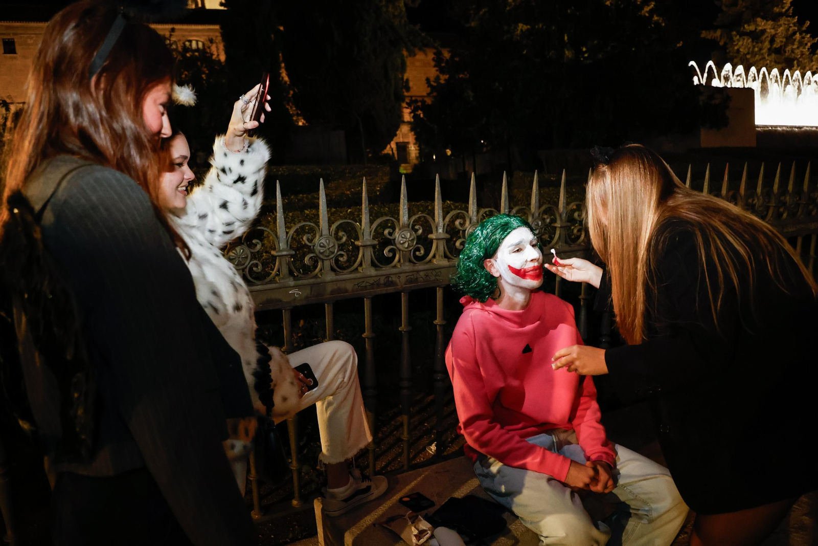 Granada se disfraza para vivir la noche mas terrorifica del año