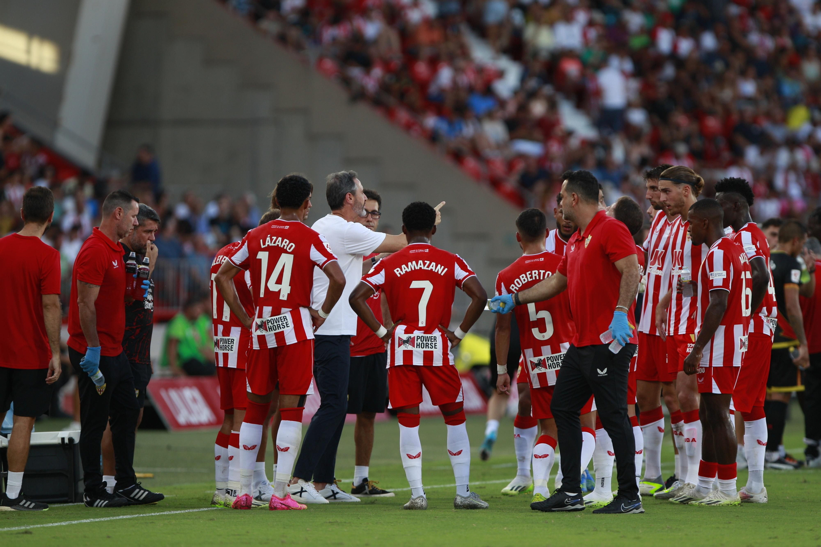 Imágenes del partido U.D. Almería-Rayo Vallecano