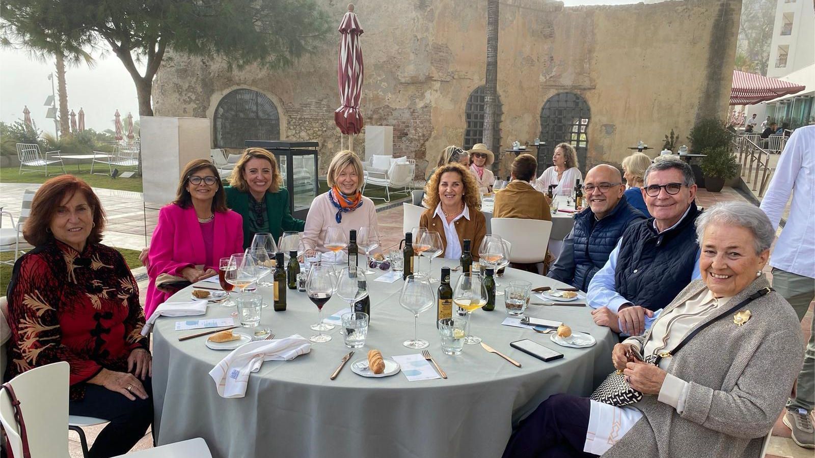 Almuerzo de miembros de Proyecto Hombre Marbella
