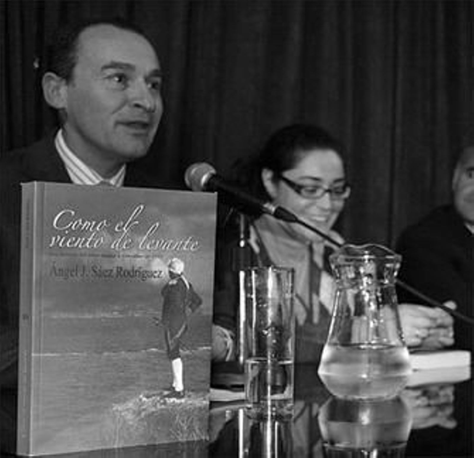 Ángel Sáez e Inmaculada Nieto, ayer en la Fundación.