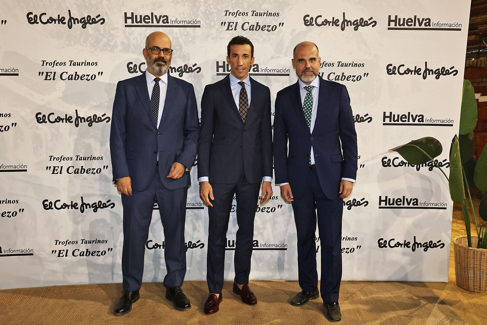 Imágenes del ambiente en la entrega de la XXXII edición de los premios taurinos "El Cabezo"