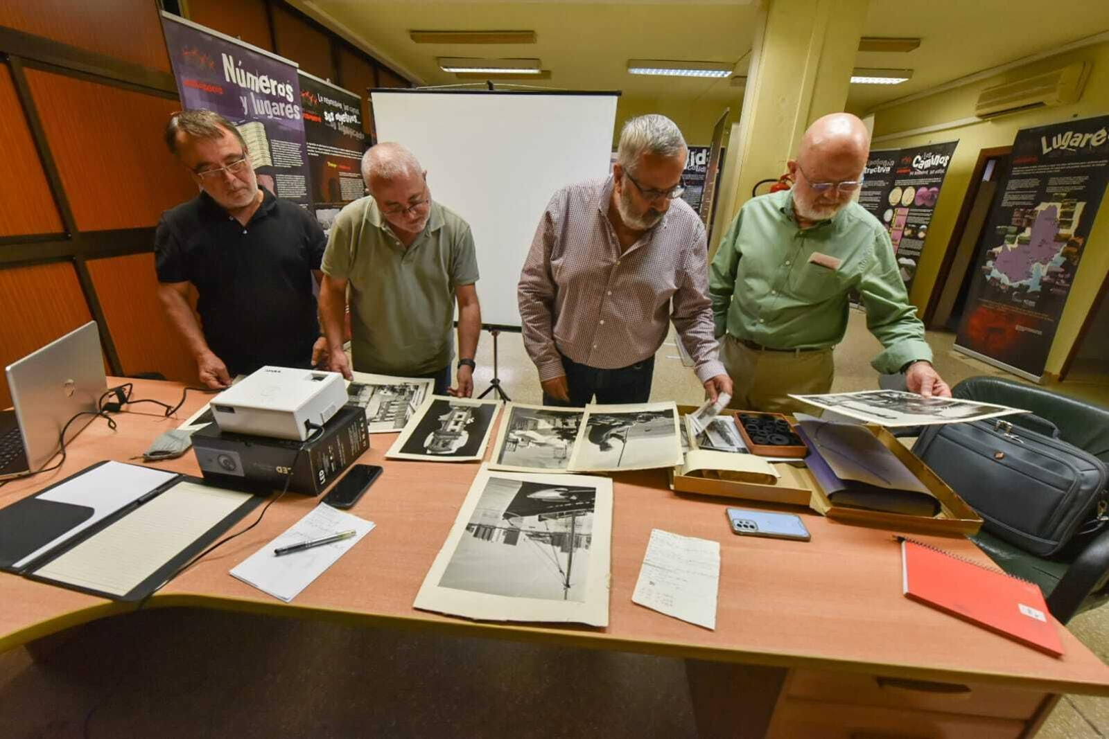 Alberto Herrera, Javier Castro, Javier Gutiérrez y Moisés Guerrero, miembros del Grupo Memoria de Algeciras.