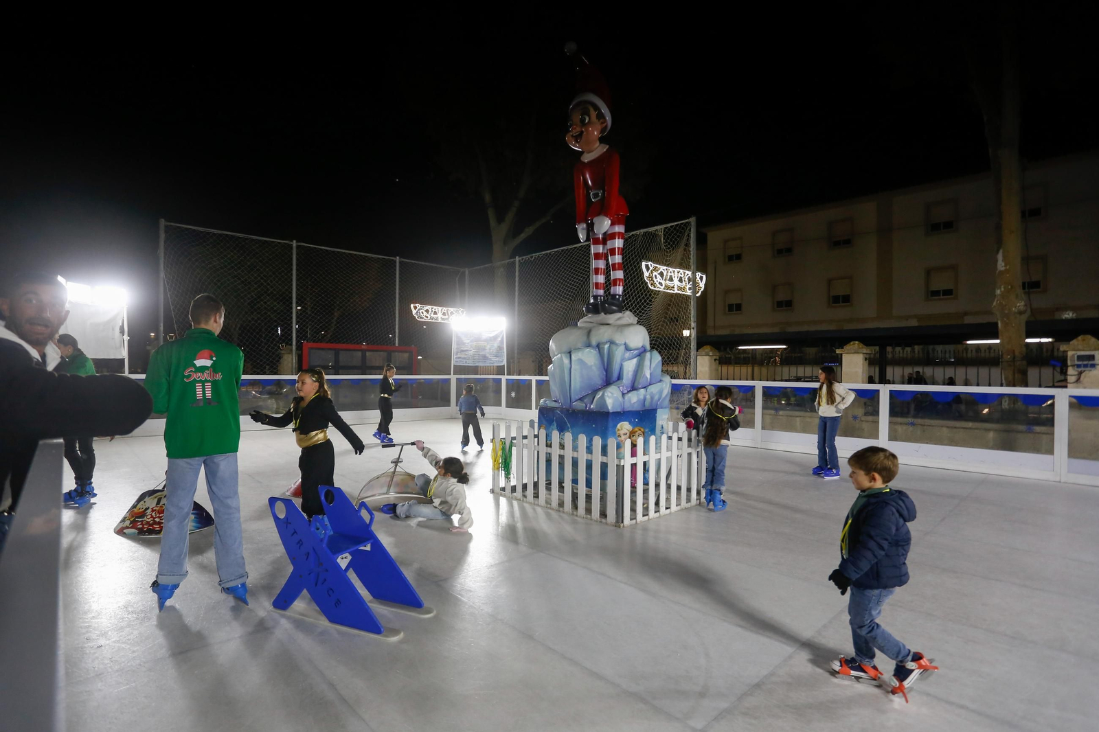 Las fotografías del encendido del alumbrado de Navidad en San Roque