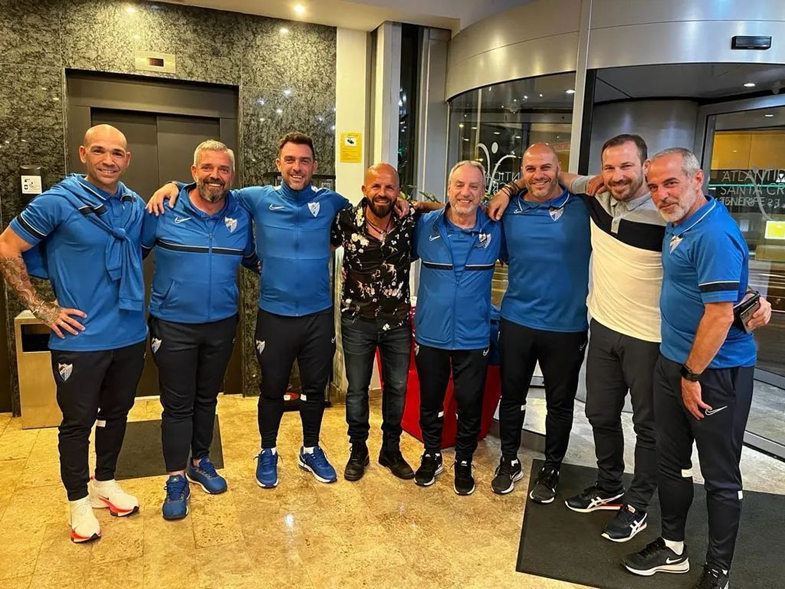 Sandro, junto a la expedición blanquiazul en Tenerife.