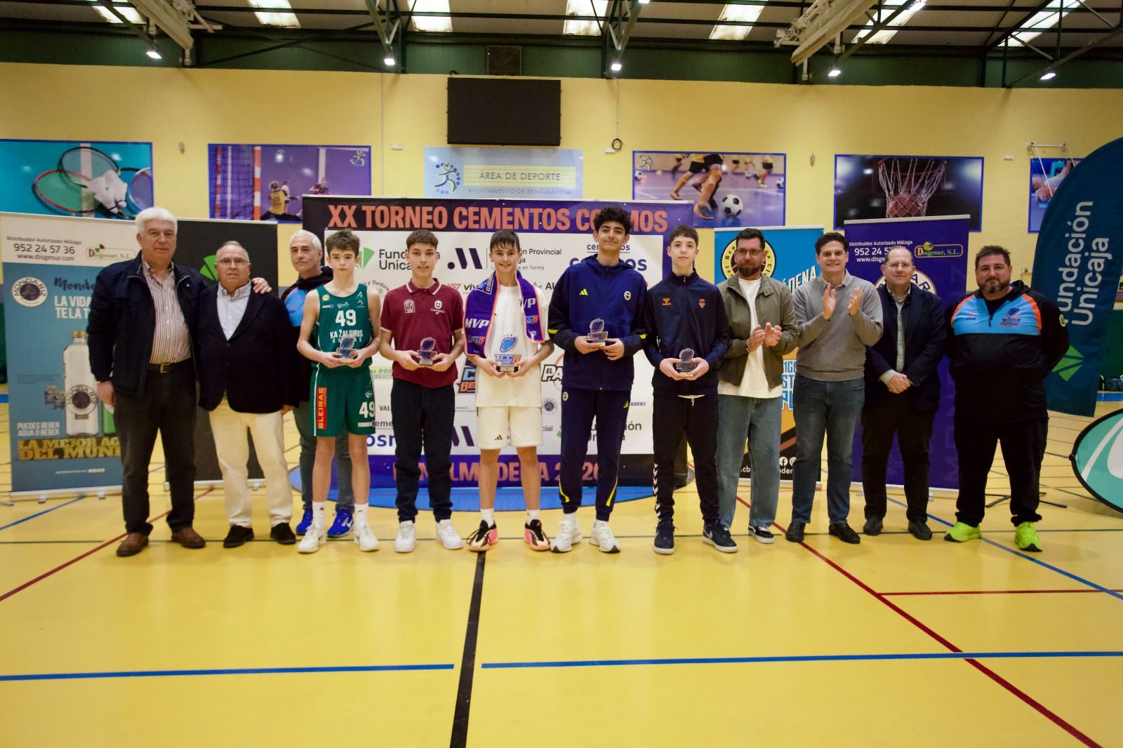 Real Madrid y CB Santfeliuenc triunfan en el 20º aniversario del Torneo Cementos Cosmos Benalmádena