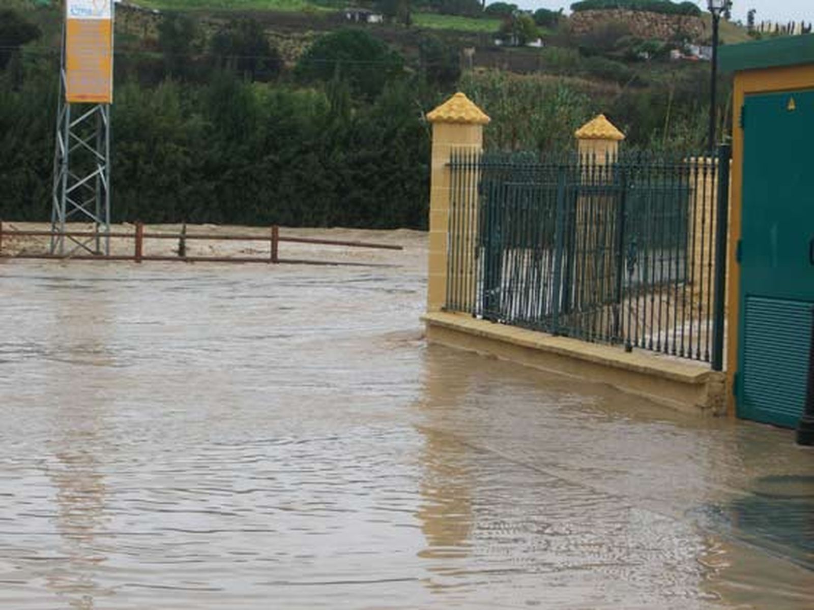 La localidad de Manilva recibió 84 litros por metro cuadrado. 

Foto: Agencias