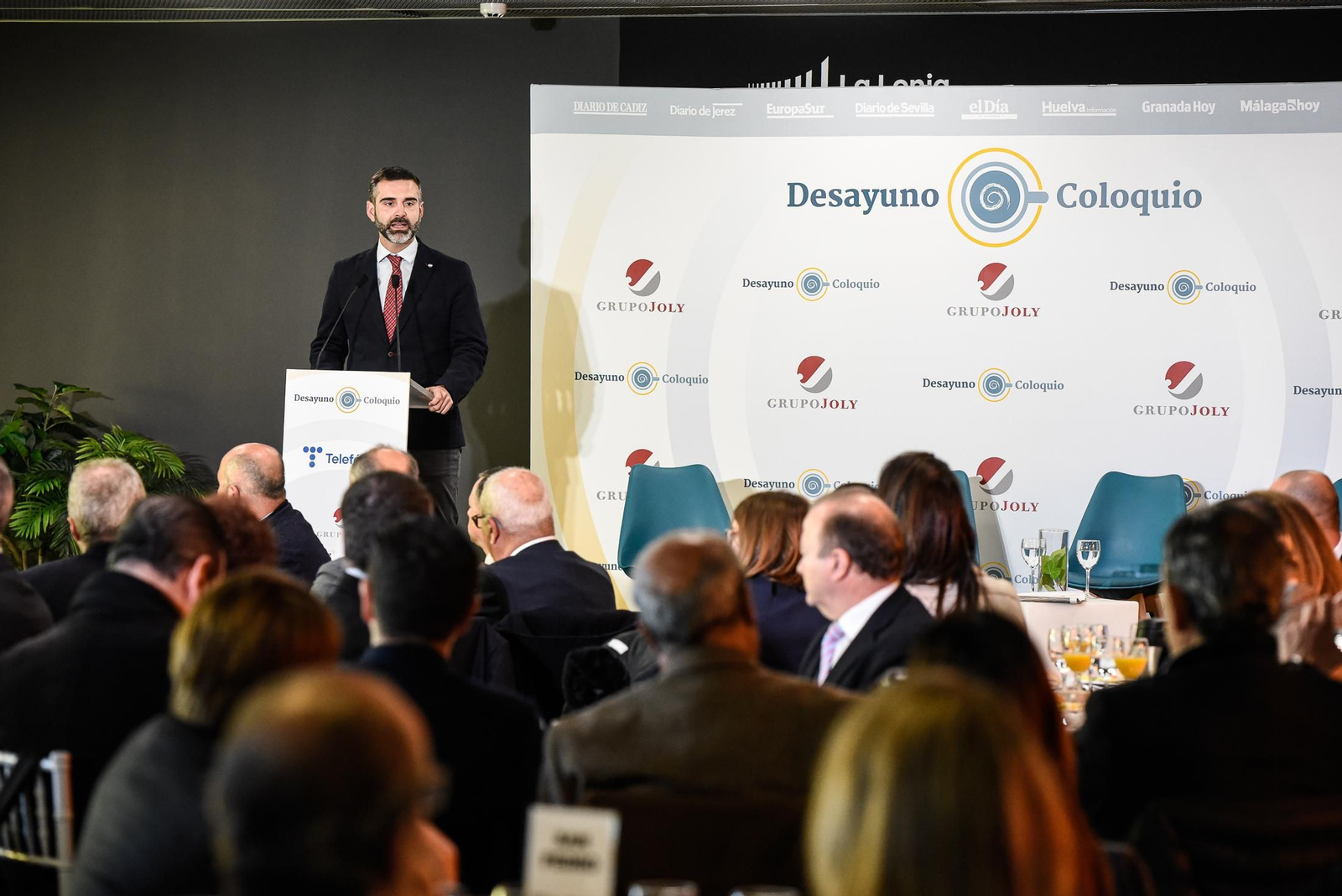 Imágenes del Desayuno Coloquio "Enomía azul, claves para el desarrollo sostenible" organizado por el Grupo Joly