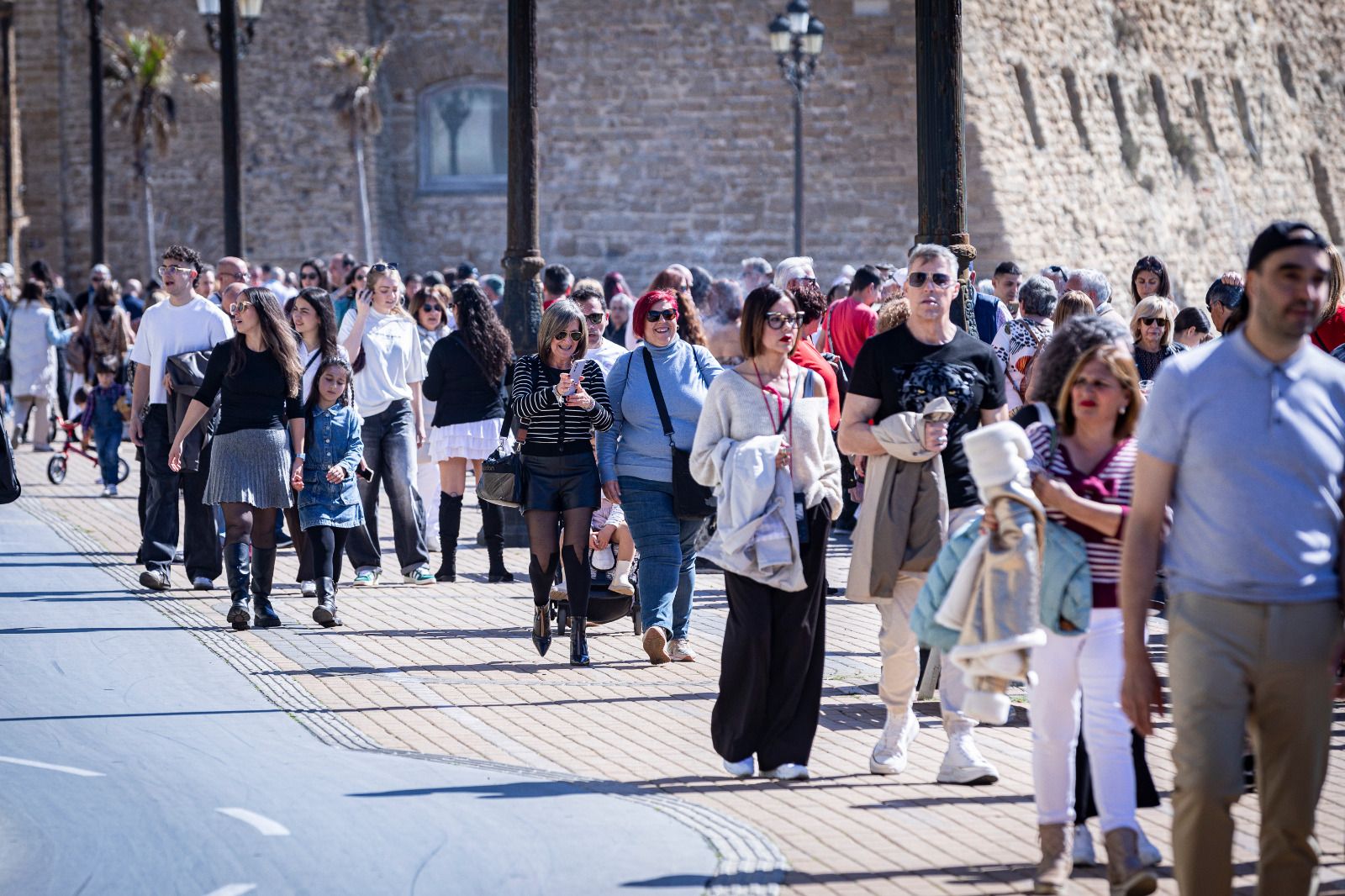 Búscate en la Gambada Solidaria Popular 2025 en Cádiz