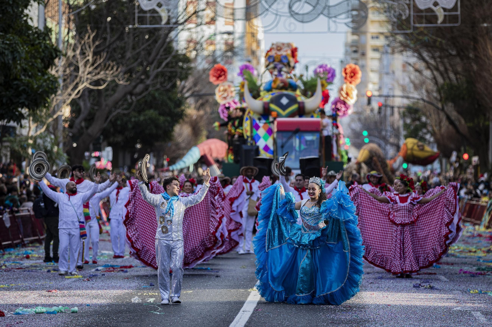 Búscate entre las mejores imágenes de la Cabalgata Magna