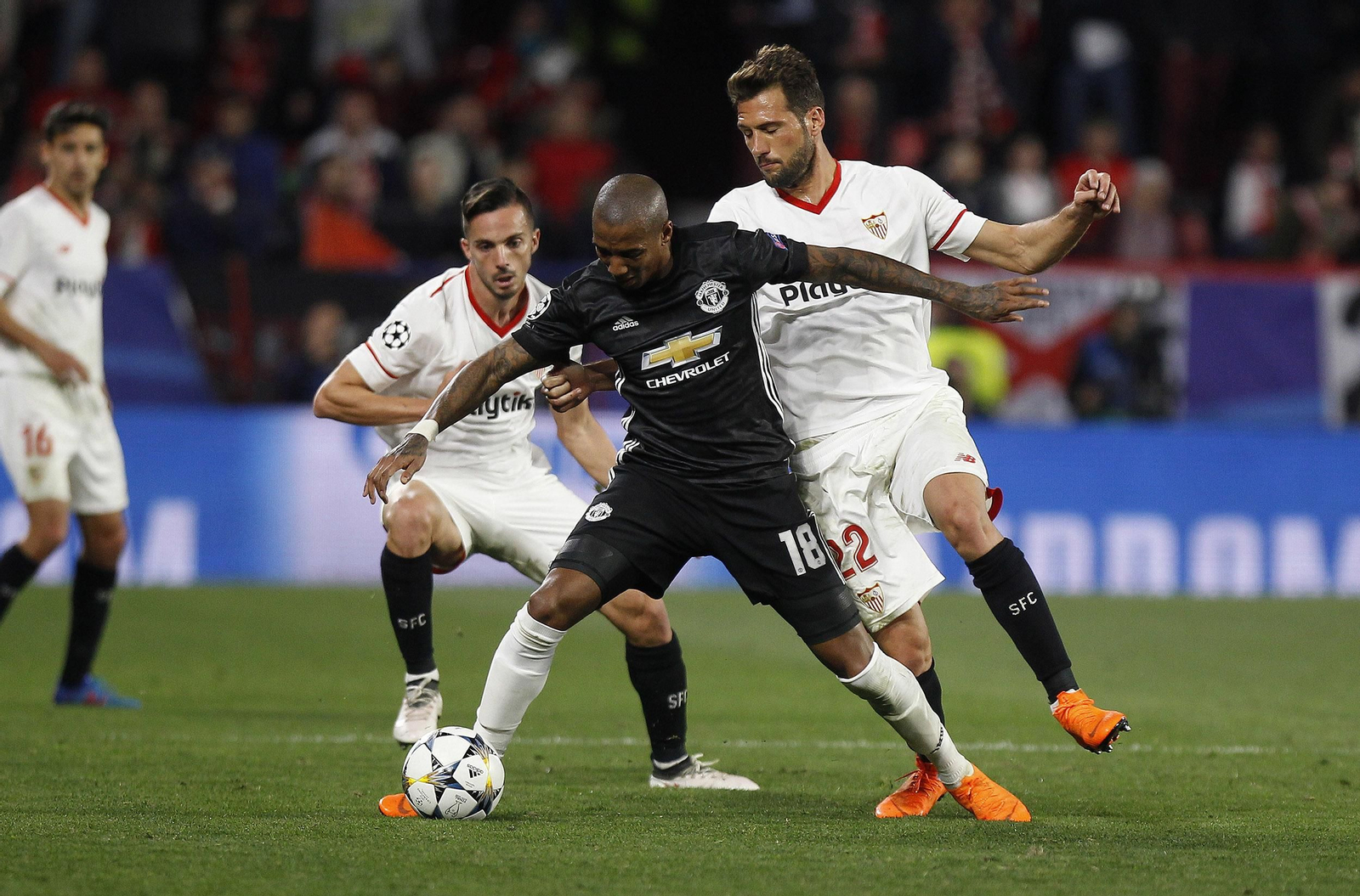 Las imágenes del Sevilla-Manchester United de Champions