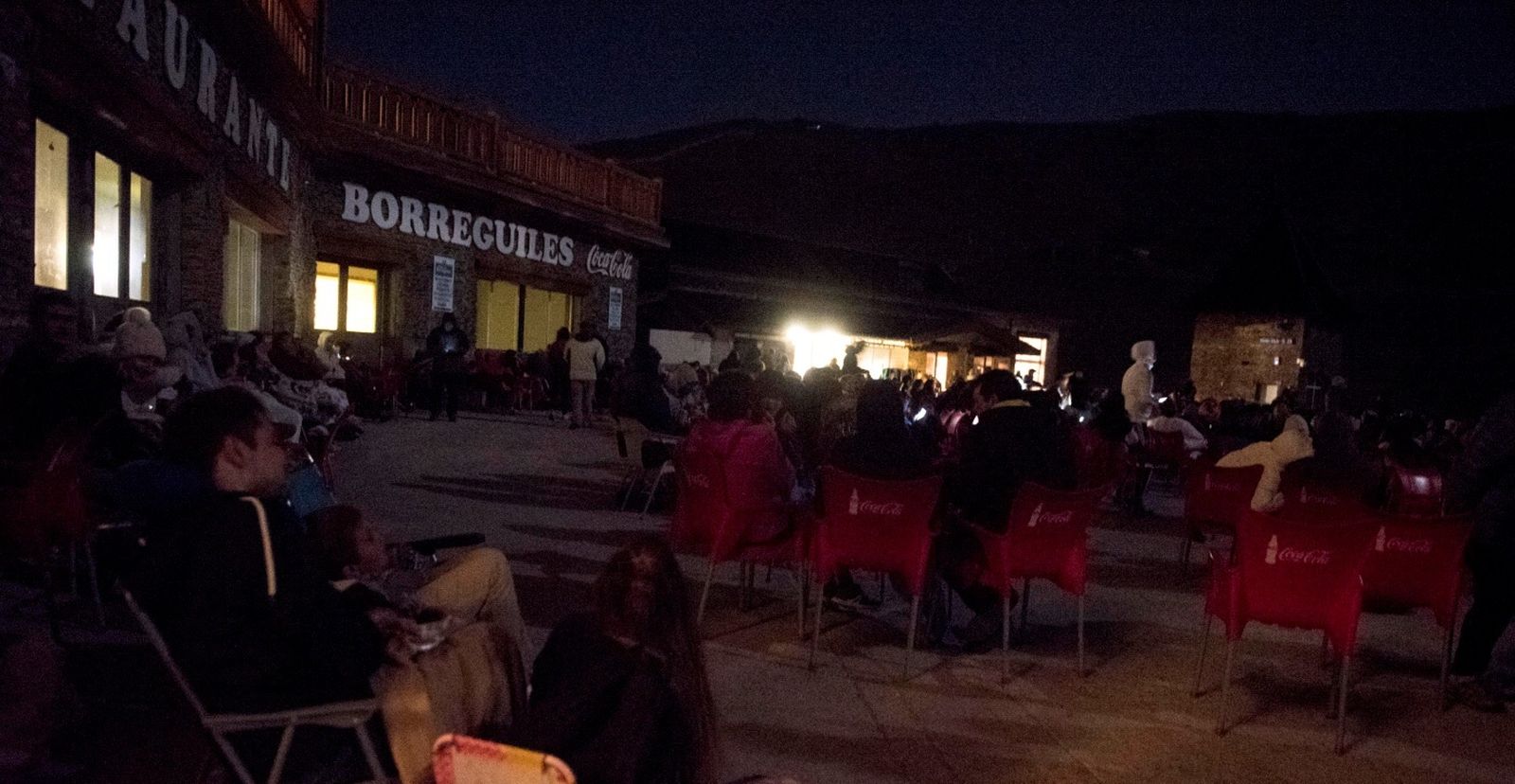 Un millar de personas observan las Perseidas desde Borreguiles