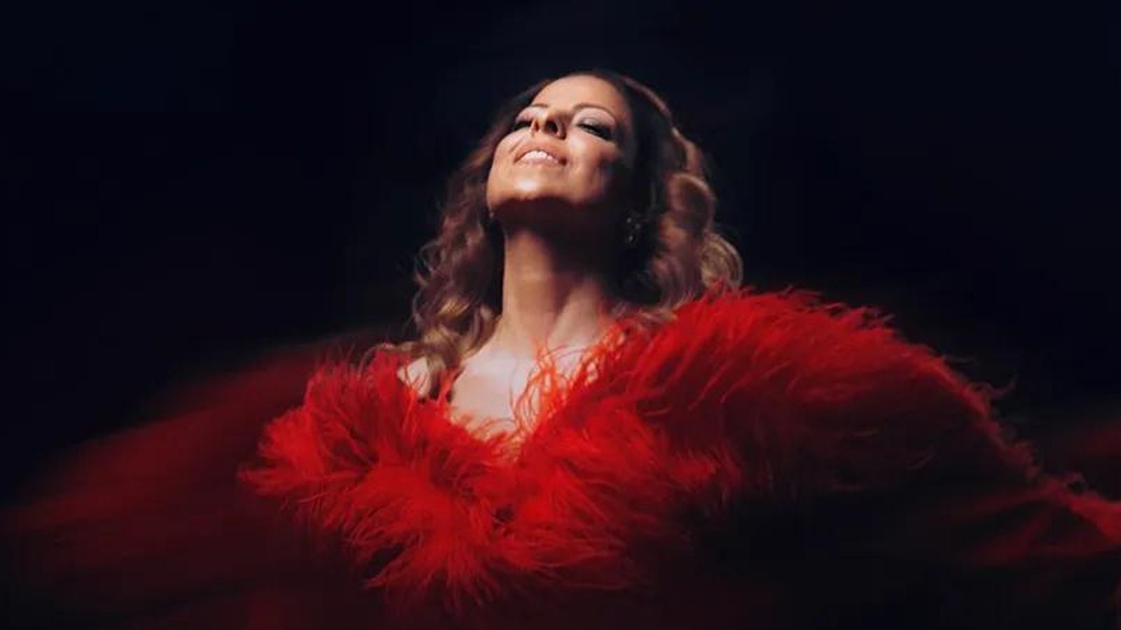 La voz de Pastora Soler repasa 30 años de carrera en un concierto muy especial.