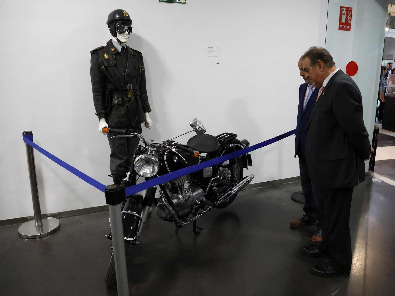 Una exposición recuerda los 200 años de historia de la Policía Nacional (fotos)