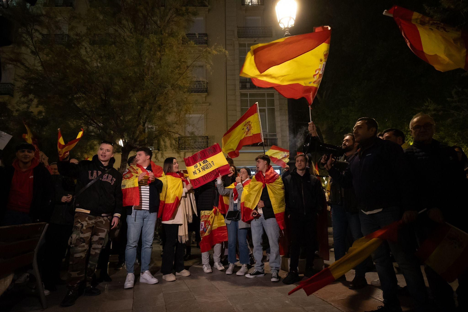 Manifestación contra la amnistía por las calles de Granada