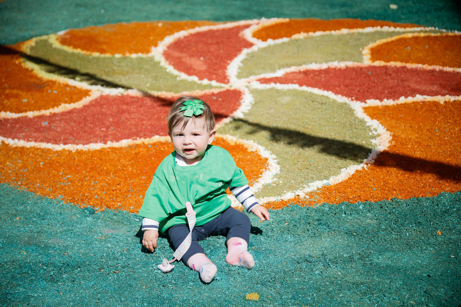 Así es la gran alfombra de serrín para que levite la Virgen de Fátima de Tíjola