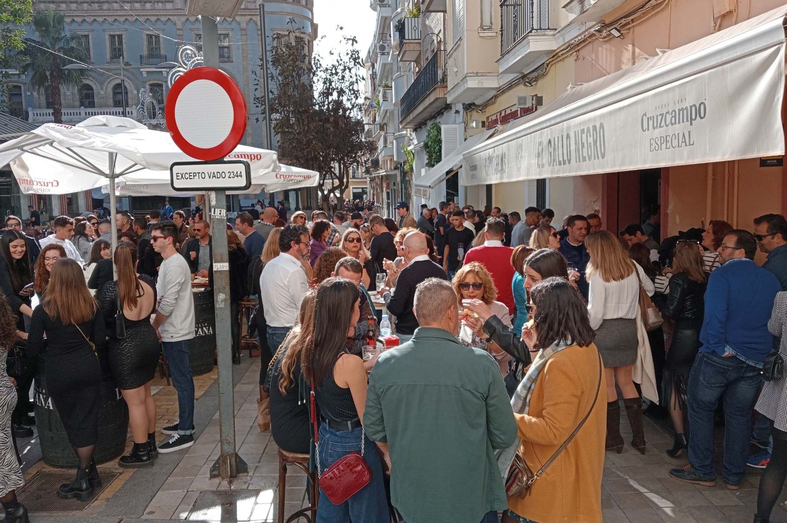 Imágenes del ambiente festivo del 31 de diciembre en Huelva