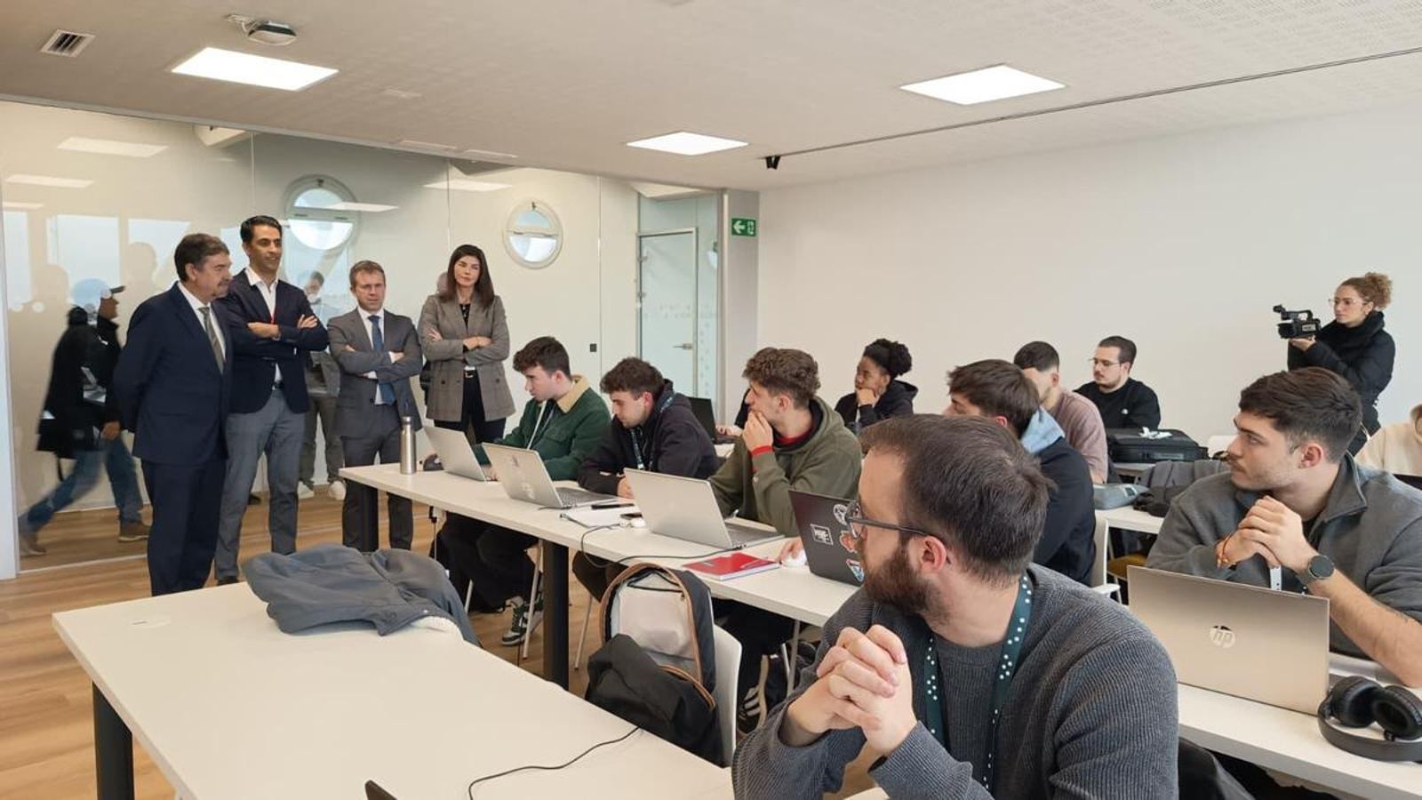 Visita al edificio de la Fundación Innovasur.